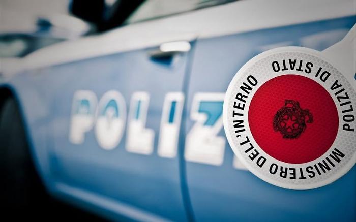 Rimprovera alcuni ragazzi per una pallonata e viene aggredito: 45enne ricoverato al Civico