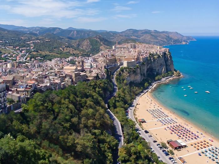 Il mare a Enna: la Sicilia delle promesse pre-elettorali