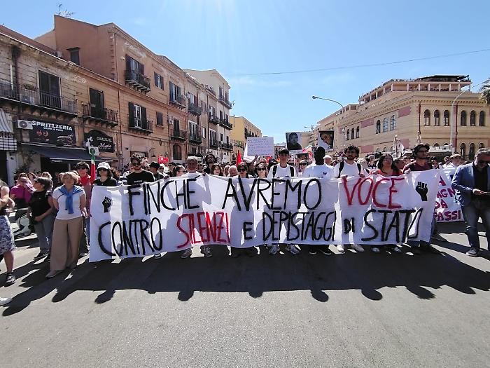 Il corteo delle associazioni per il 34&deg; anniversario &egrave; partito: Di Matteo in testa: "Fuori la mafia dallo Stato"