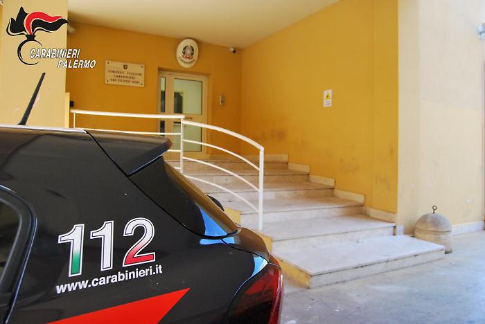 Blitz dei carabinieri allo Zen, trovate munizioni, armi e droga: arrestati padre e figlio di 18 anni