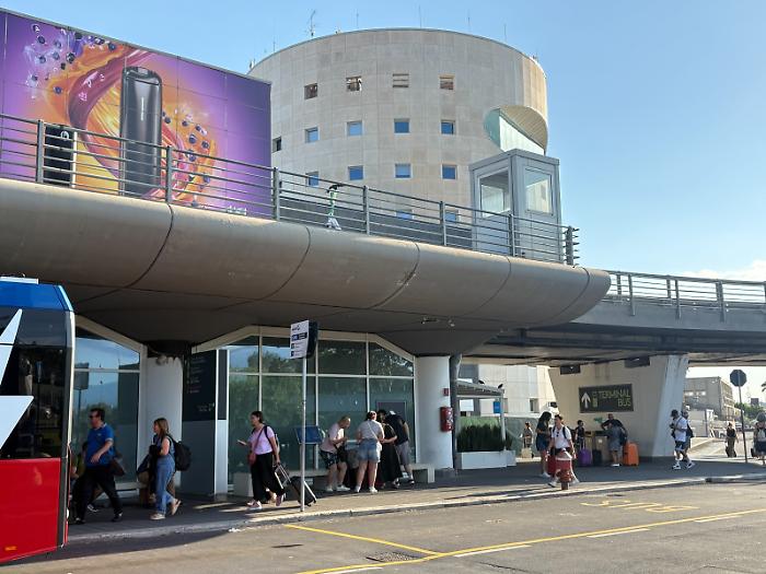 Aeroporto: il risveglio di Fontanarossa dopo l'eruzione, il traffico aereo nella normalit&agrave; ma c'&egrave; qualche strascico 