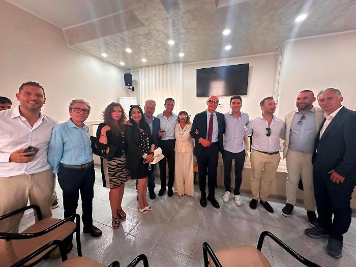 Forza Italia, il segretario Minardo fa da paciere a Caltanissetta: nuova struttura provinciale e qualche contentino