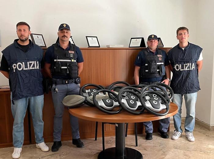 Palermo, "cannibalizzava" le Smart nei quartieri bene per rivenderne i pezzi sui social: denunciato 33enne