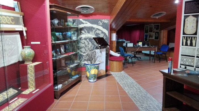 I preziosi ricami esposti al Museo del Filato