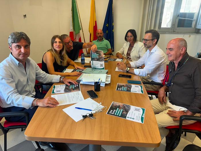 Negozi di vicinato, la sfida di Confesercenti per non farli morire: avviata una raccolta firme