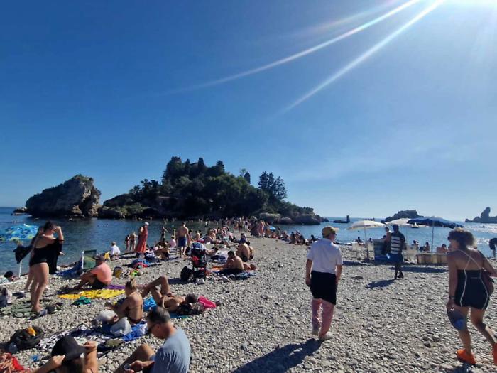 Sole e mare anche ad ottobre nella “lunga estate” della Perla