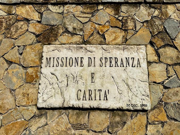 La maxi cartella Amap e i volontari "increduli", viaggio dentro la Missione di Biagio Conte