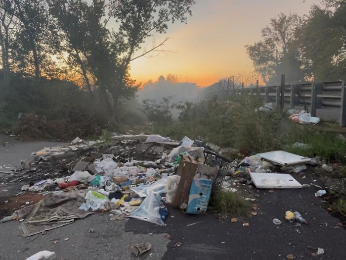 Giarre, rifiuti abbandonati: la polizia locale smaschera tre bande