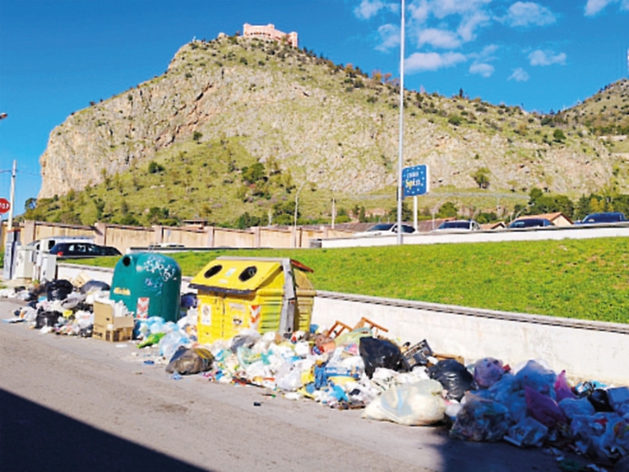 Pure i quartieri &ldquo;bene&rdquo; snobbano il porta a porta