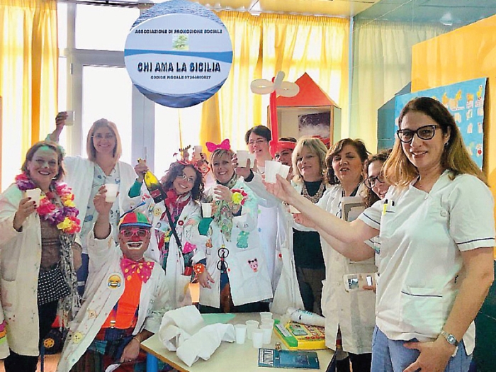 La magia del naso rosso: la clownterapia illumina gli ospedali di Palermo