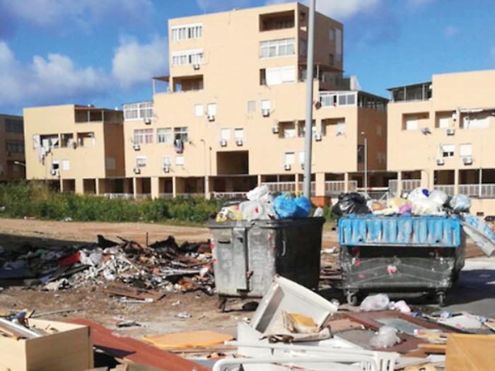 Lo Zen come &ldquo;Gomorra&rdquo;, sfida aperta alle istituzioni e il parroco grida: "Basta proclami"