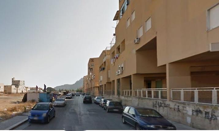 Ancora spari allo Zen di Palermo: colpi contro la casa di un uomo ai domiciliari, un ferito in ospedale