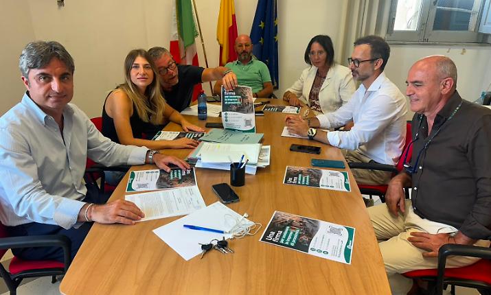 Negozi di vicinato, la sfida di Confesercenti per non farli morire: avviata una raccolta firme